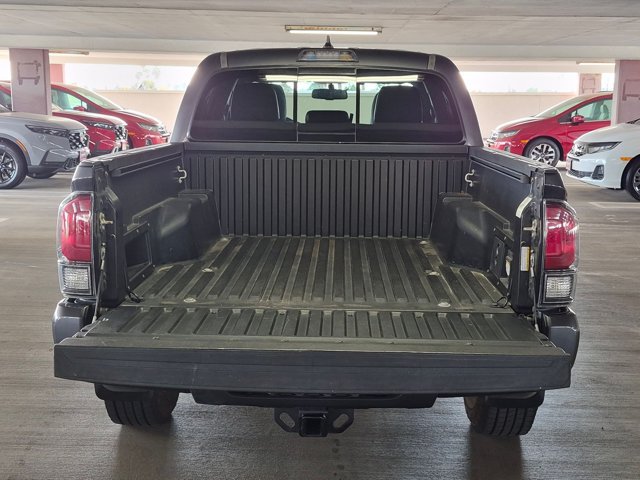 Used 2017 Toyota Tacoma TRD Sport w/ Tow Package RWD image 6