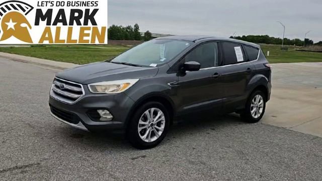 Used 2017 Ford Escape SE FWD image 4
