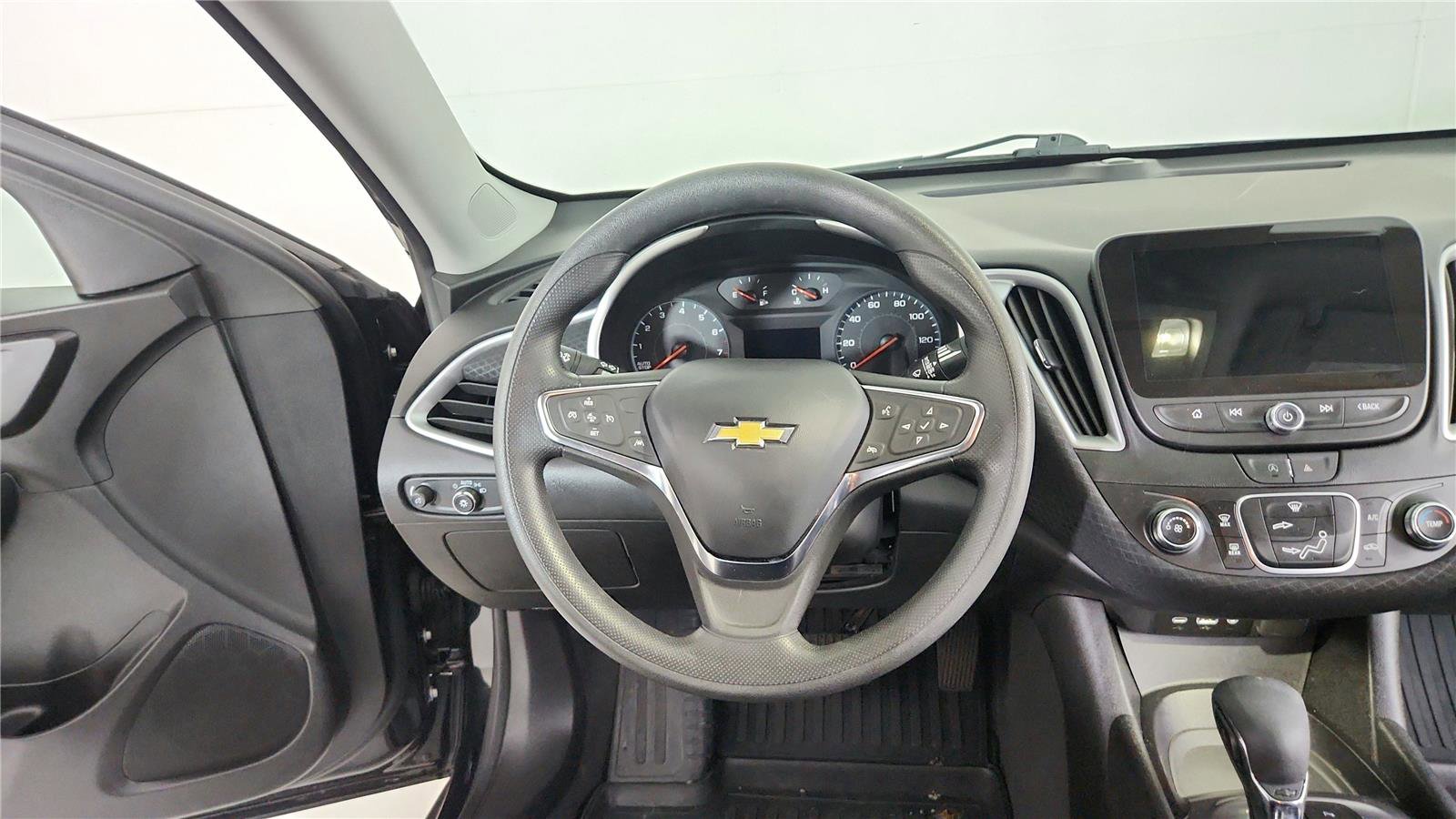 Used 2024 Chevrolet Malibu LS image 12