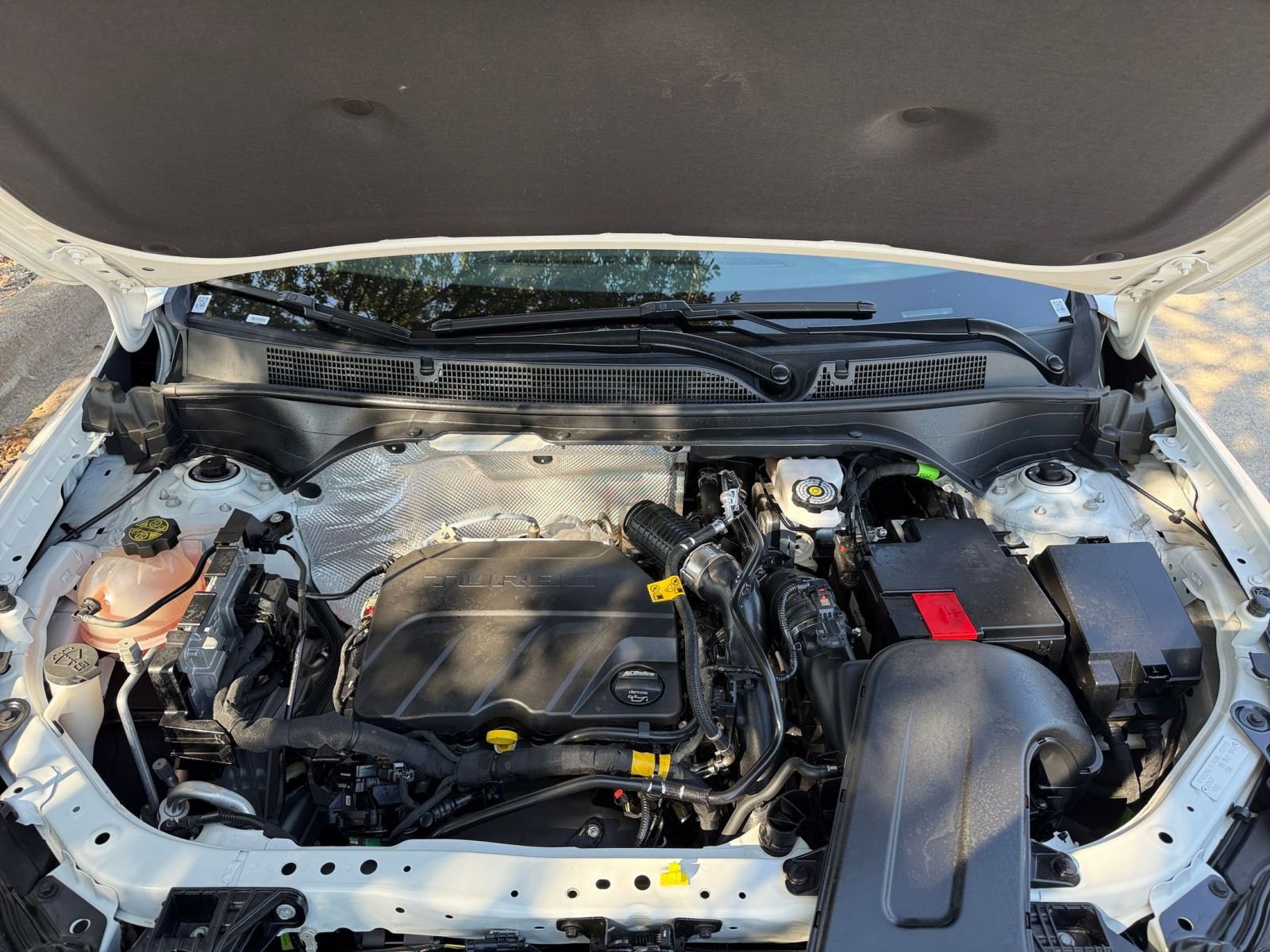 Used 2025 Buick Envista Sport Touring image 32