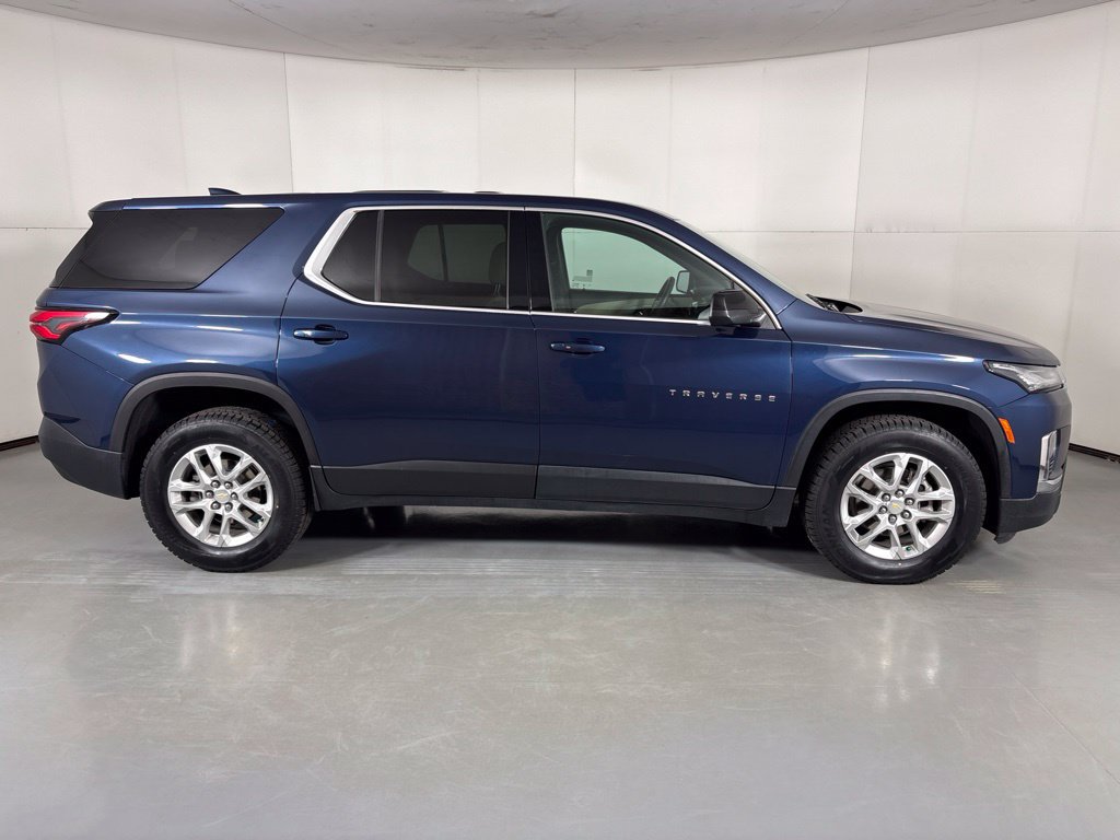 Used 2022 Chevrolet Traverse LS FWD image 11