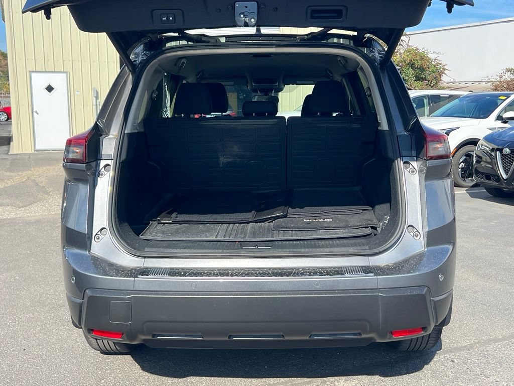 Used 2024 Nissan Rogue SV AWD/4WD image 8