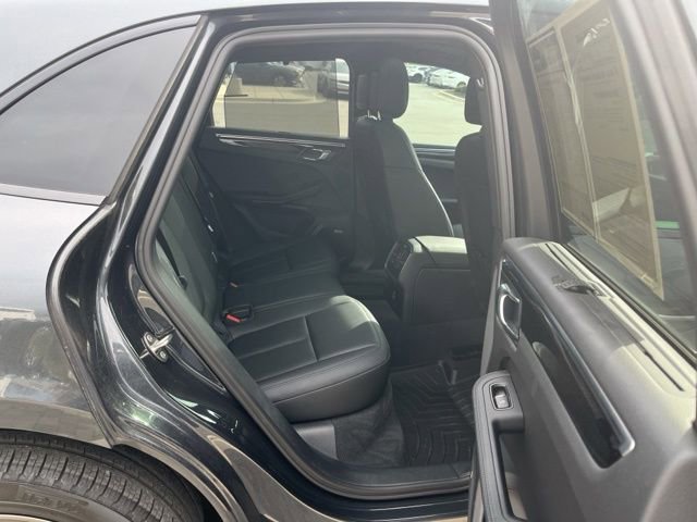 Used 2021 Porsche Macan S image 38