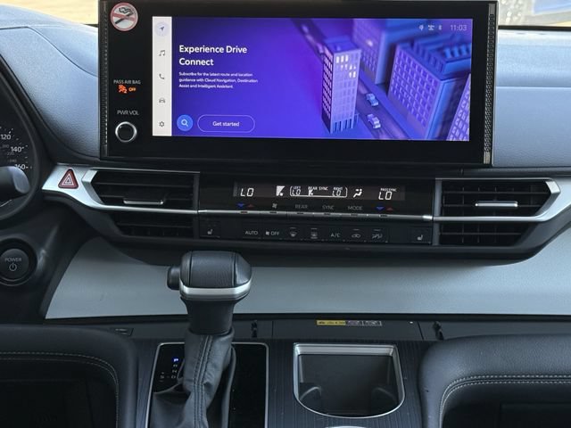 Used 2025 Toyota Sienna XLE FWD image 17