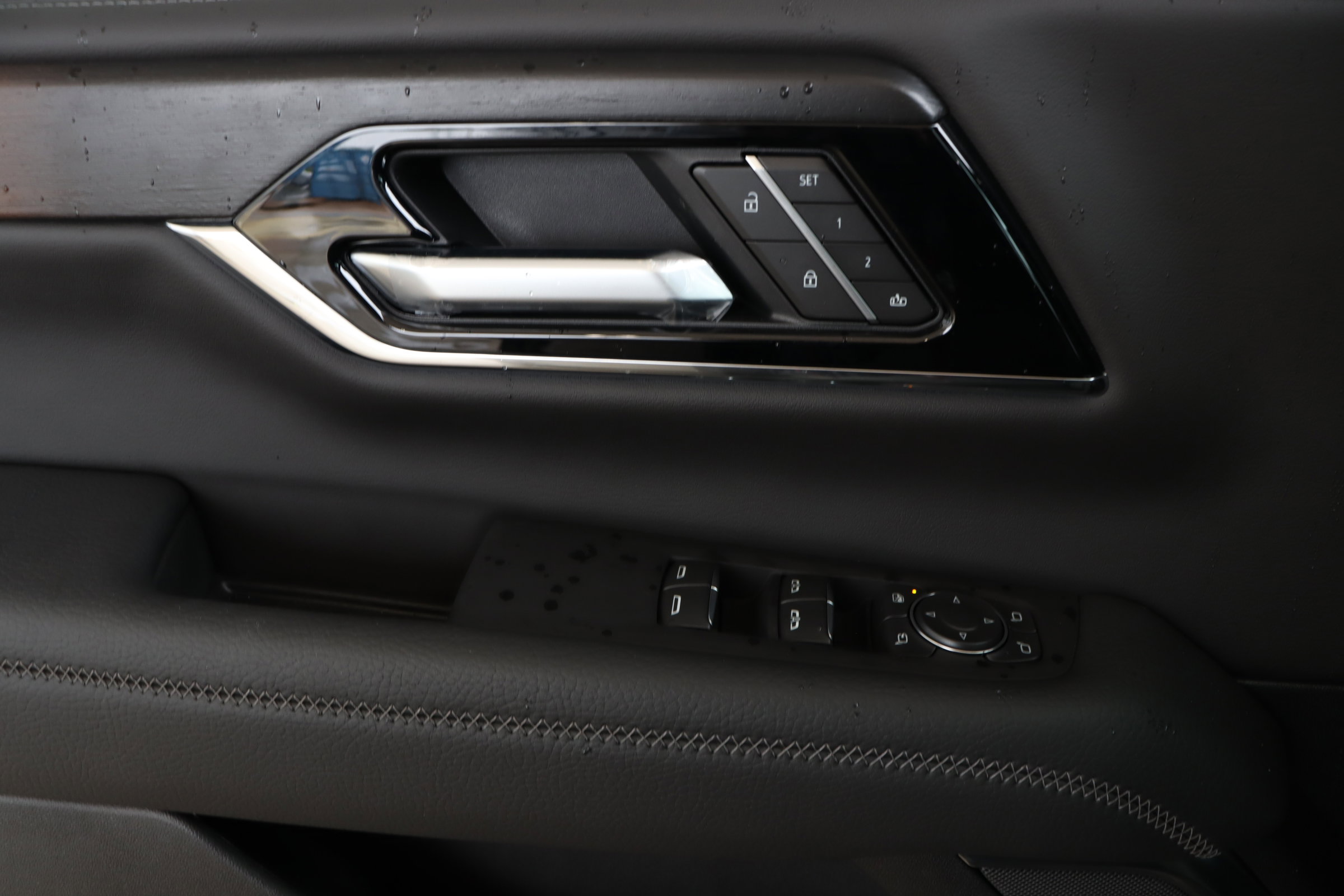 New 2026 GMC Yukon Denali w/ Sun & Power Step Package image 21
