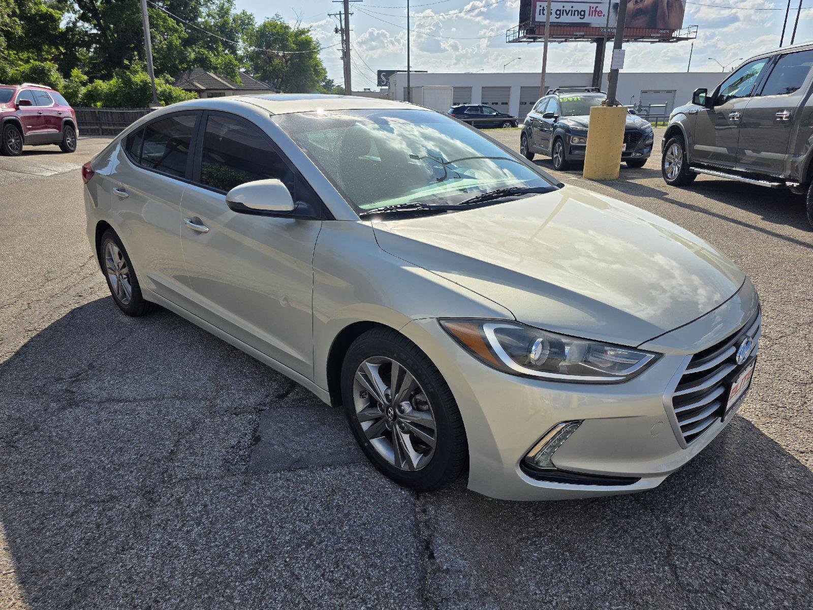 Used 2017 Hyundai Elantra Value Edition FWD image 3