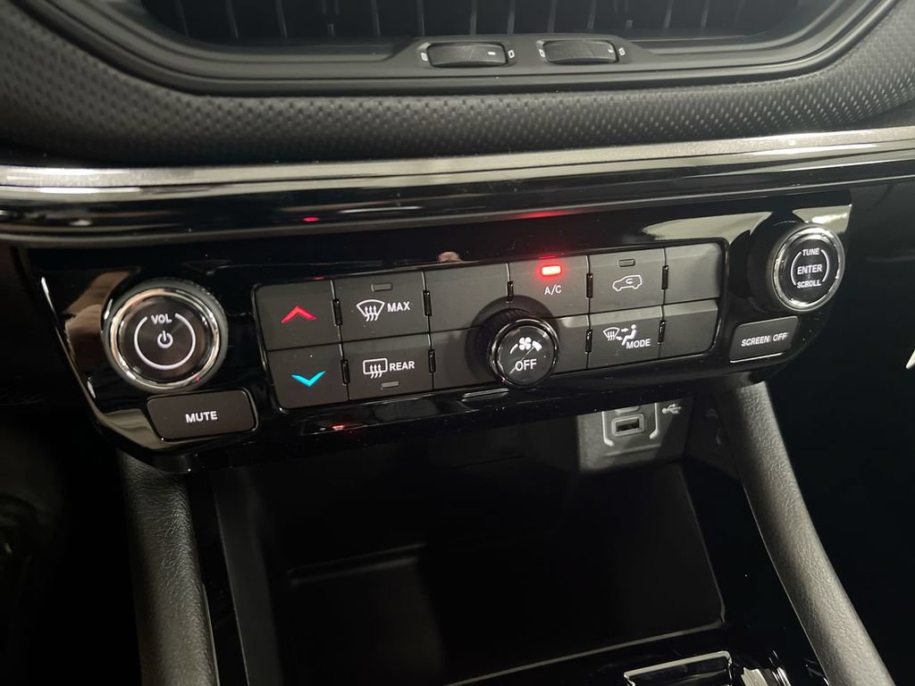 New 2026 Jeep Compass Latitude AWD/4WD image 15