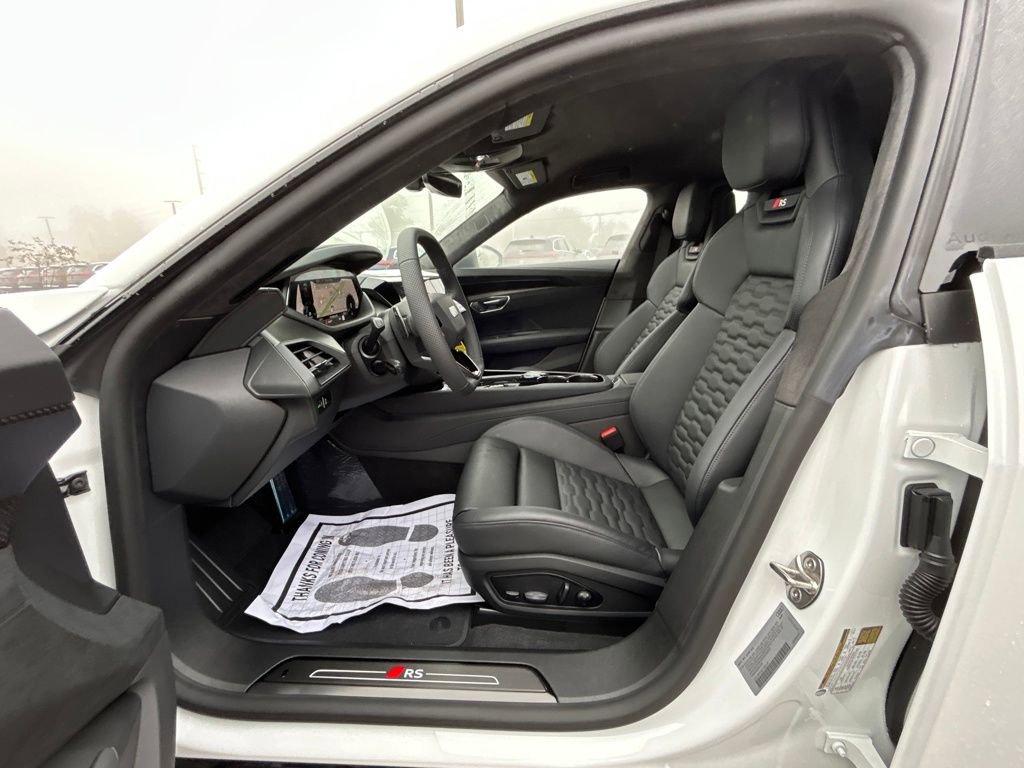 New 2026 Audi RS e-tron GT Base image 15