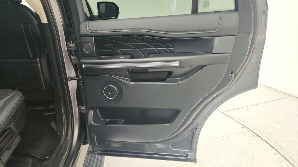 Used 2019 Ford Expedition Platinum AWD/4WD image 37