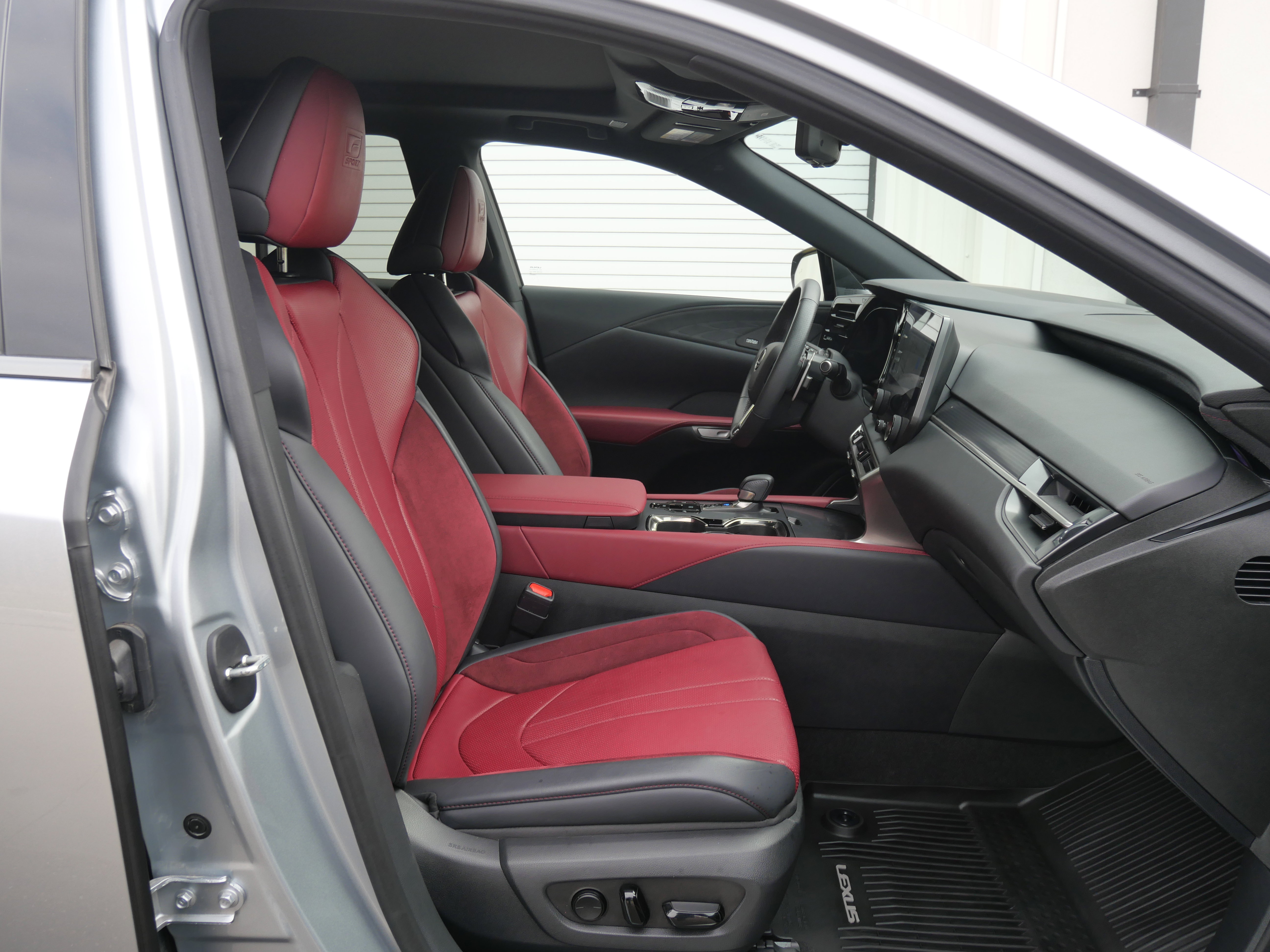 Used 2023 Lexus RX 500h F Sport image 15