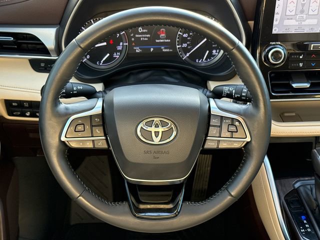 Used 2020 Toyota Highlander Platinum FWD image 11
