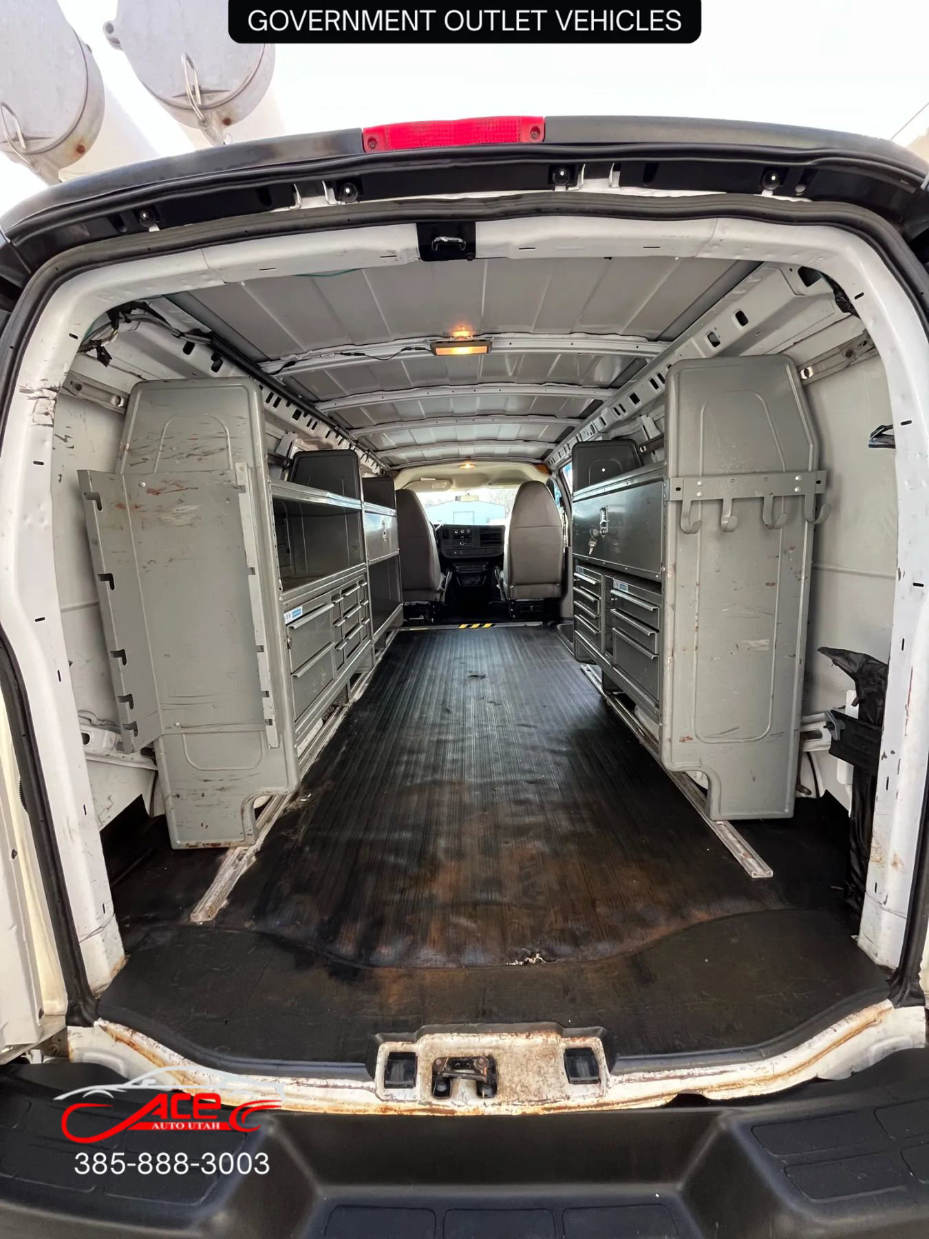 Used 2010 Chevrolet Express 2500 Extended image 11