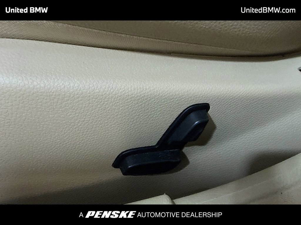 Used 2011 Mercedes-Benz C 300 Sedan image 4