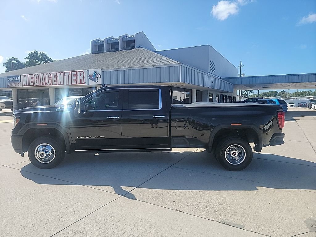 Used 2023 GMC Sierra 3500 Denali w/ Denali Ultimate Package image 2