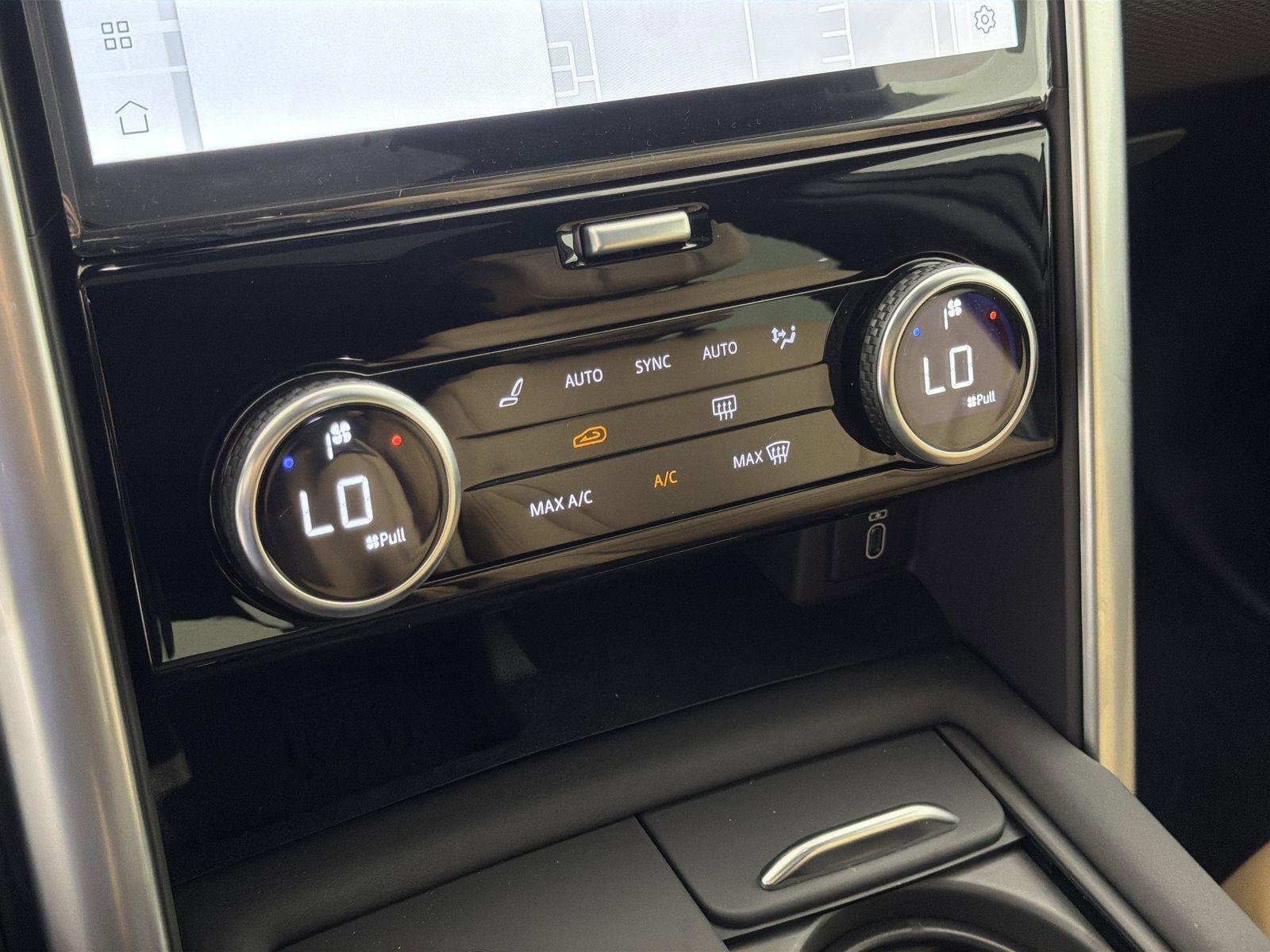 New 2026 Land Rover Discovery Dynamic SE image 15