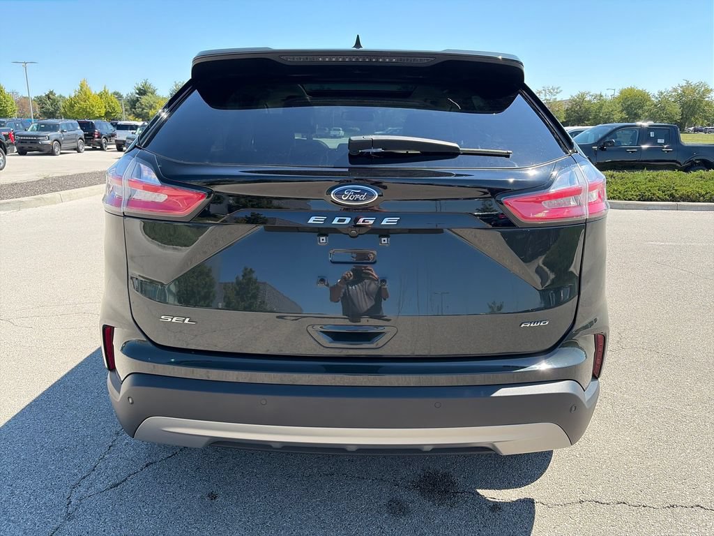 Used 2024 Ford Edge SEL w/ Convenience Package AWD/4WD image 6