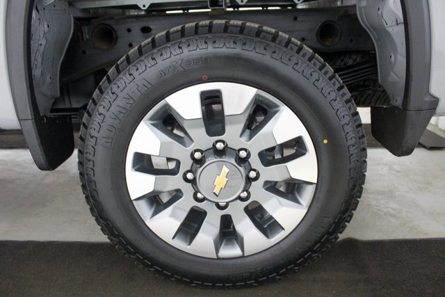 Used 2024 Chevrolet Silverado 2500 Custom w/ Custom Value Package image 18