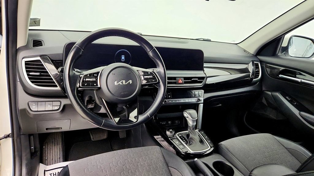 Used 2024 Kia Seltos S AWD/4WD image 28