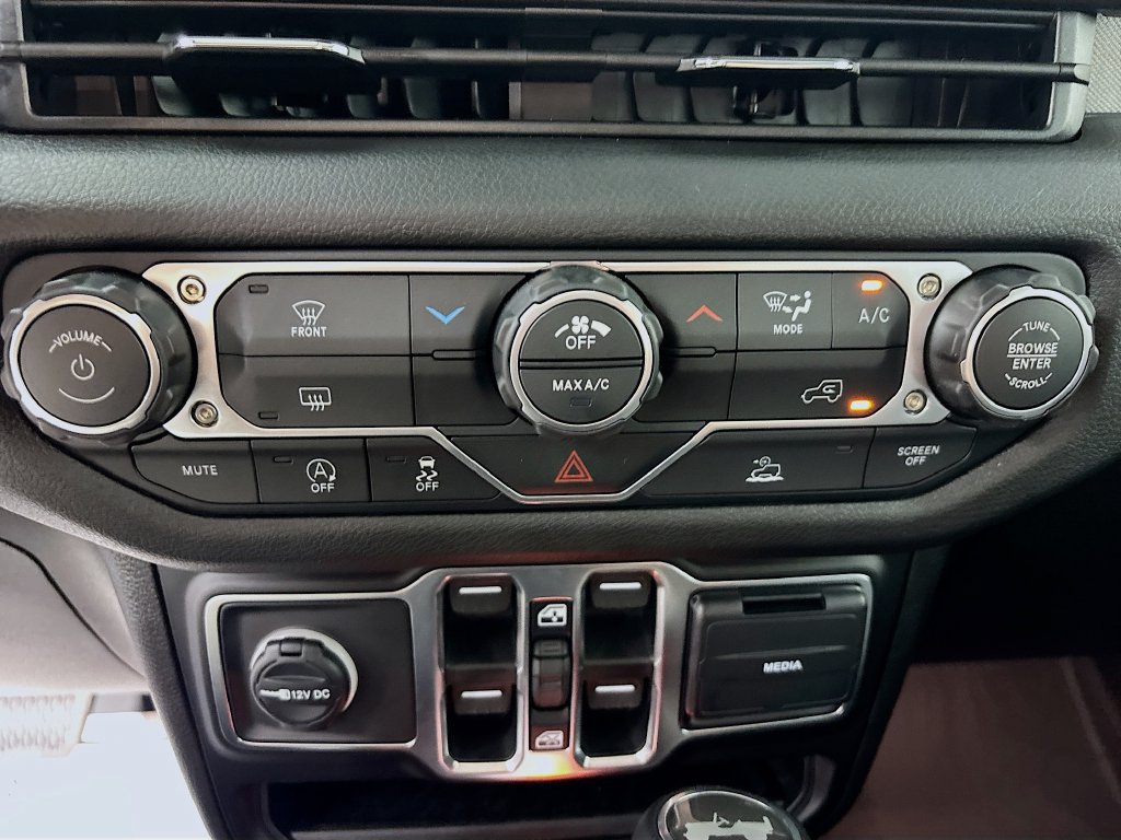 Used 2026 Jeep Wrangler Unlimited Sport AWD/4WD image 16