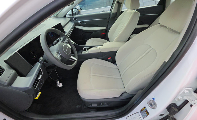 Used 2025 Hyundai Sonata SEL FWD image 4