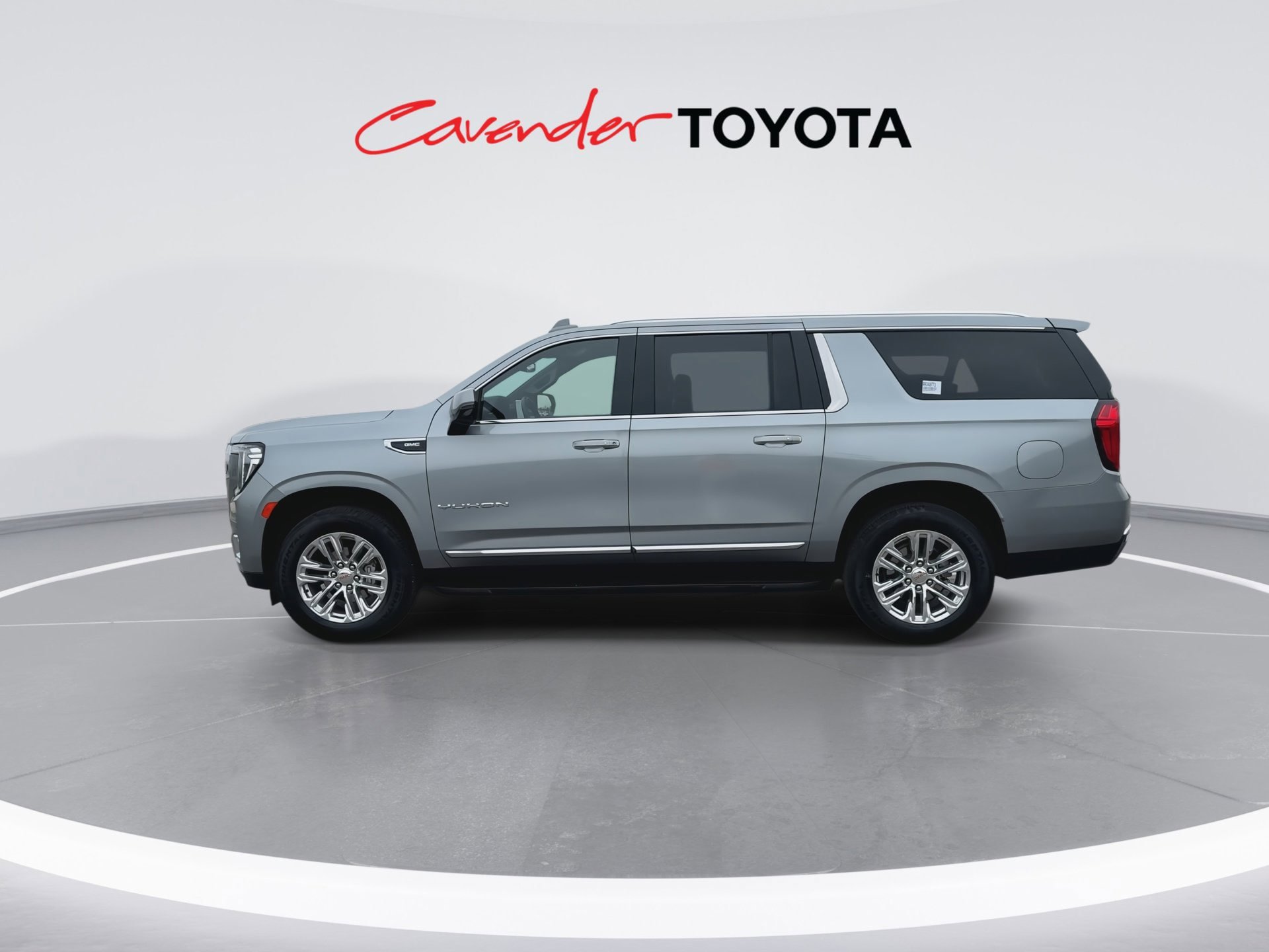 Used 2024 GMC Yukon XL SLT w/ SLT Luxury Package RWD image 5