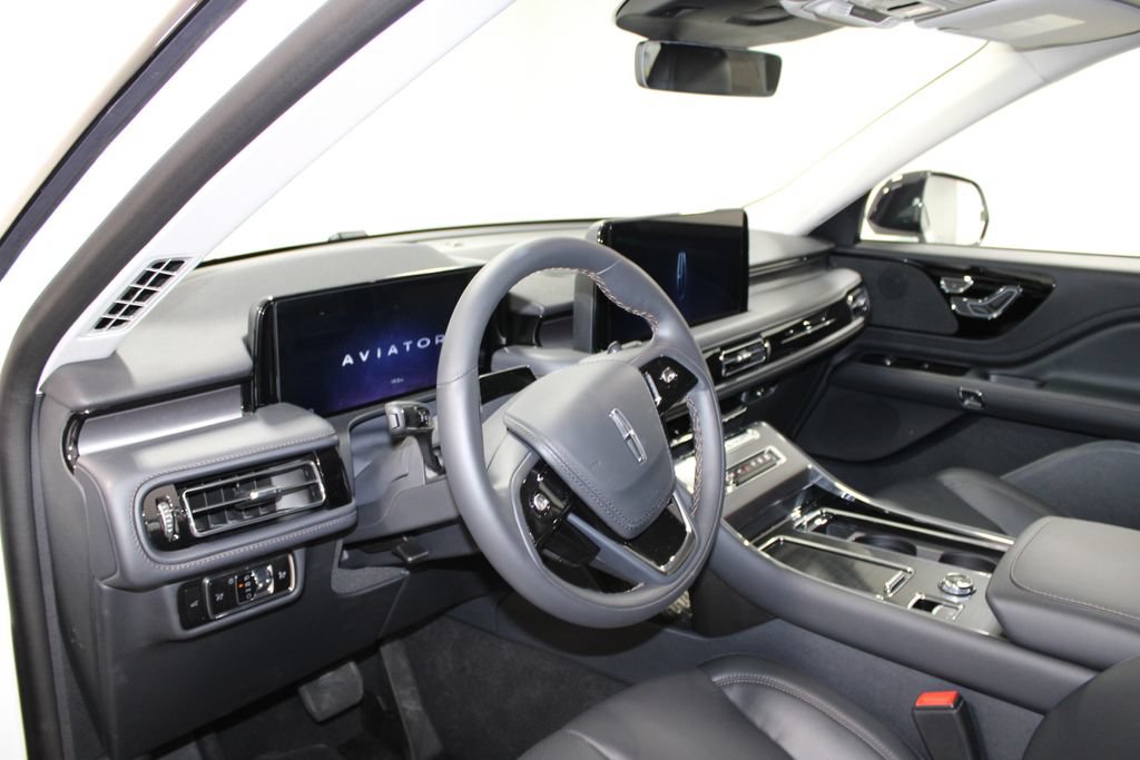 New 2026 Lincoln Aviator 2WD w/ Jet Appearance Package image 22
