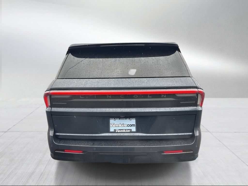 Used 2025 Lincoln Navigator L Reserve AWD/4WD image 6