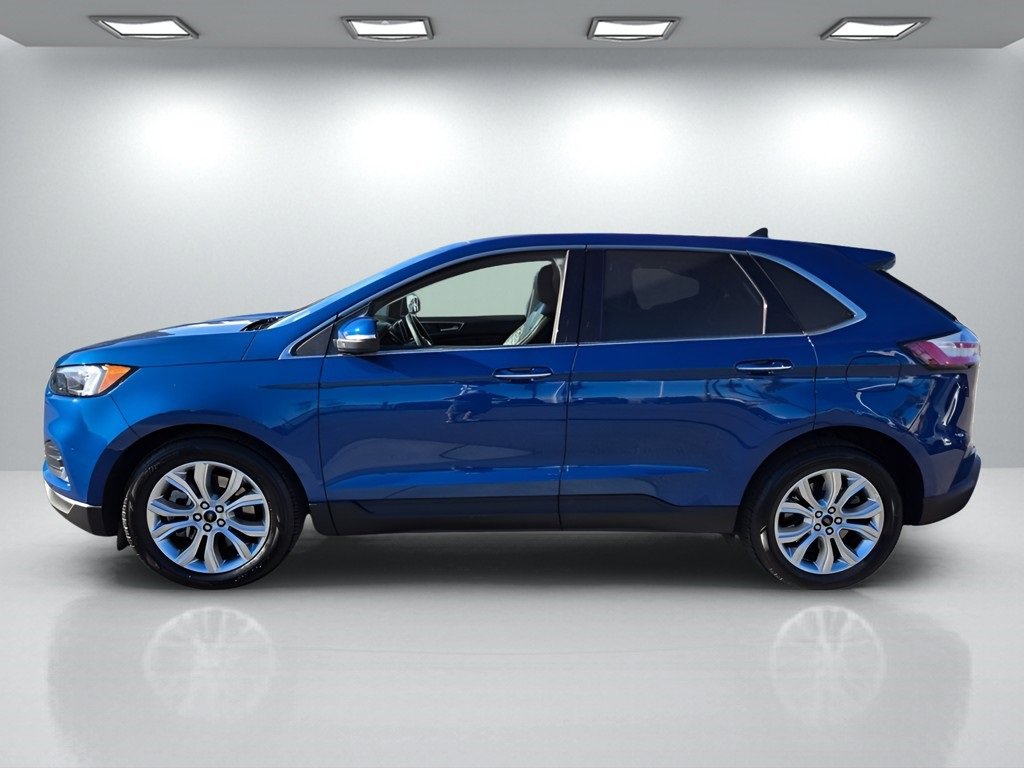 Used 2024 Ford Edge Titanium image 3
