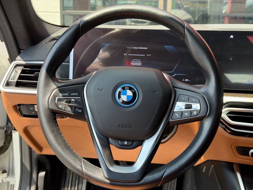 Used 2023 BMW i4 eDrive35 w/ Premium Package RWD image 16
