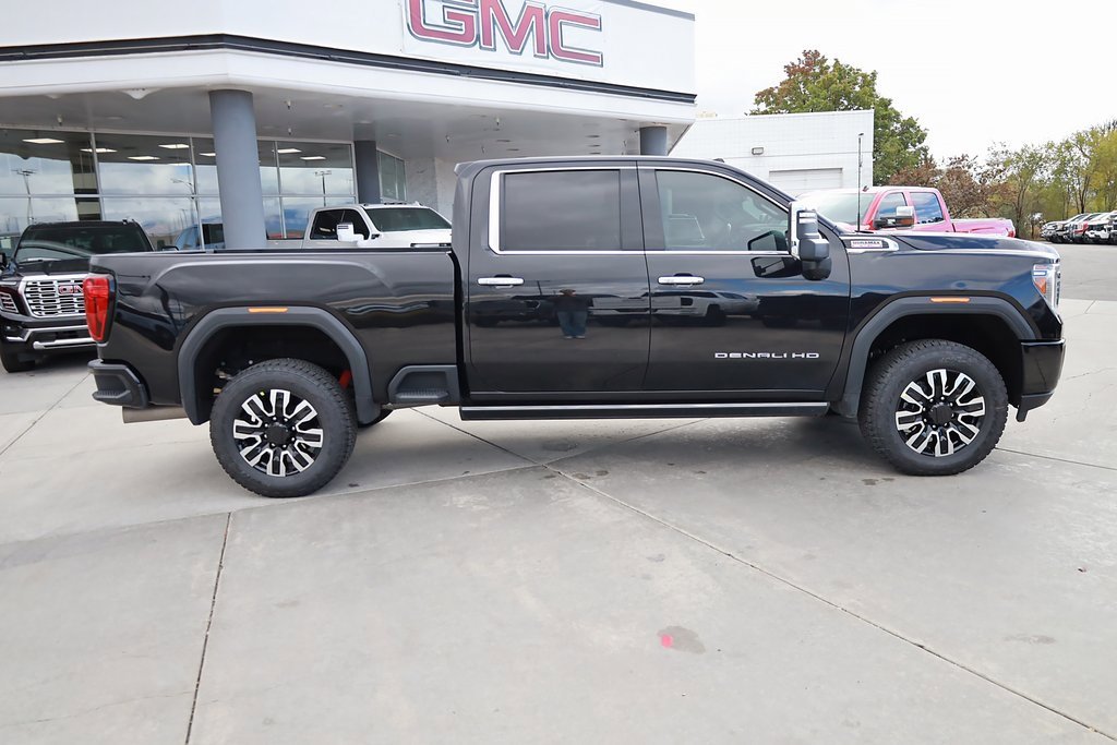Used 2021 GMC Sierra 3500 Denali w/ Denali Black Diamond Edition image 7