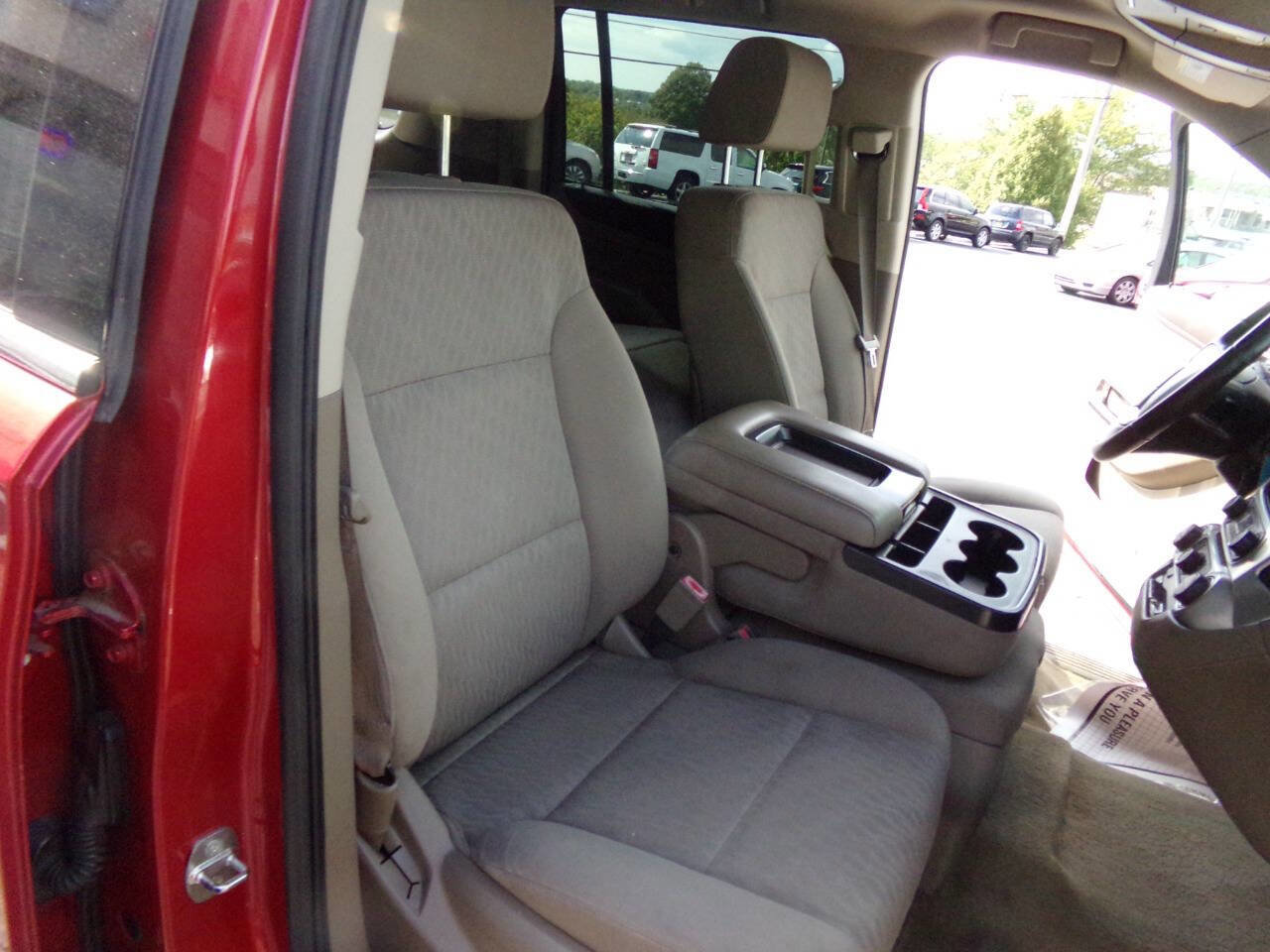 Used 2015 GMC Yukon XL SLE w/ Convenience Package image 25