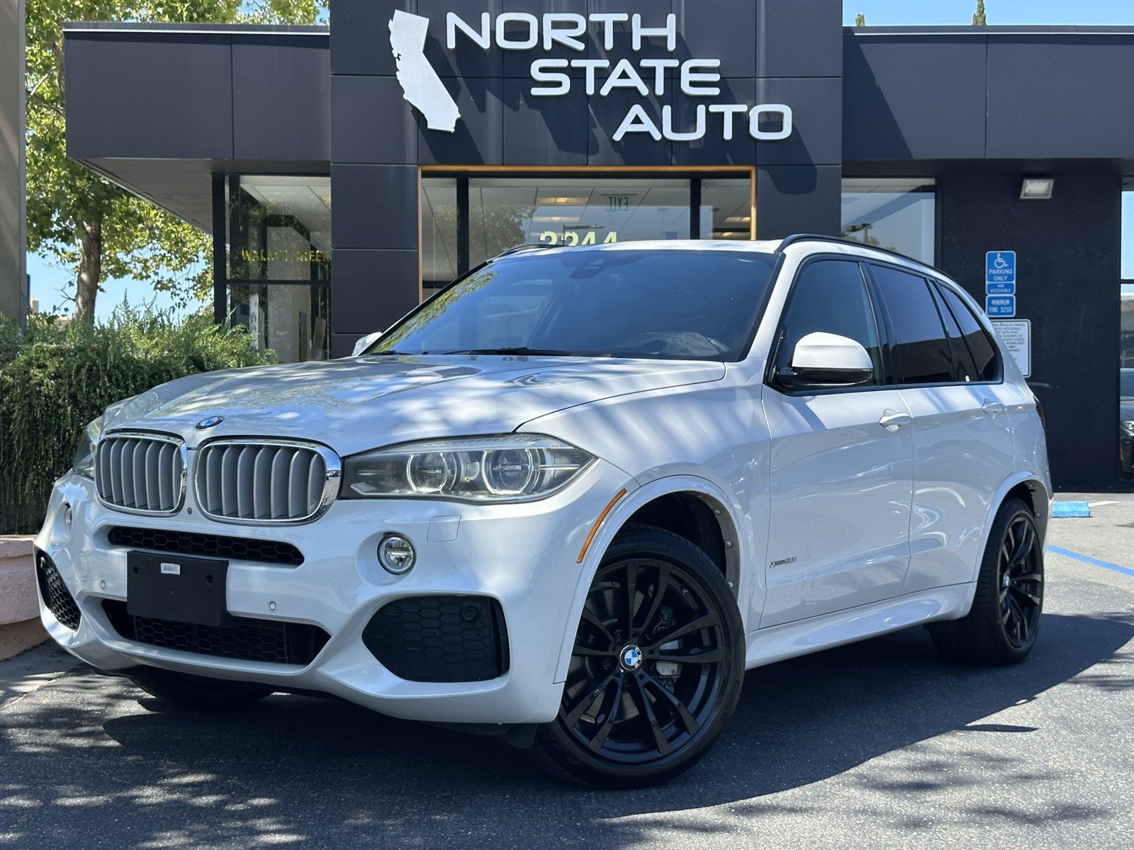 Used 2016 BMW X5 xDrive50i AWD/4WD image 2