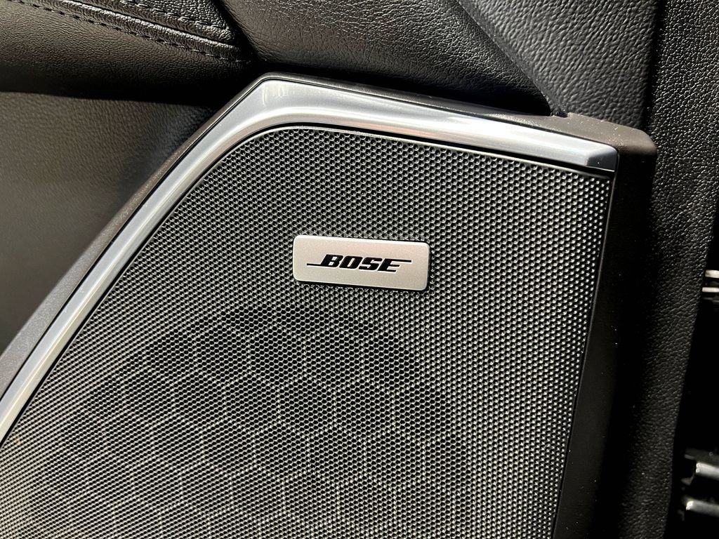 Used 2018 Cadillac Escalade Premium Luxury w/ LPO, Radiant Package AWD/4WD image 17