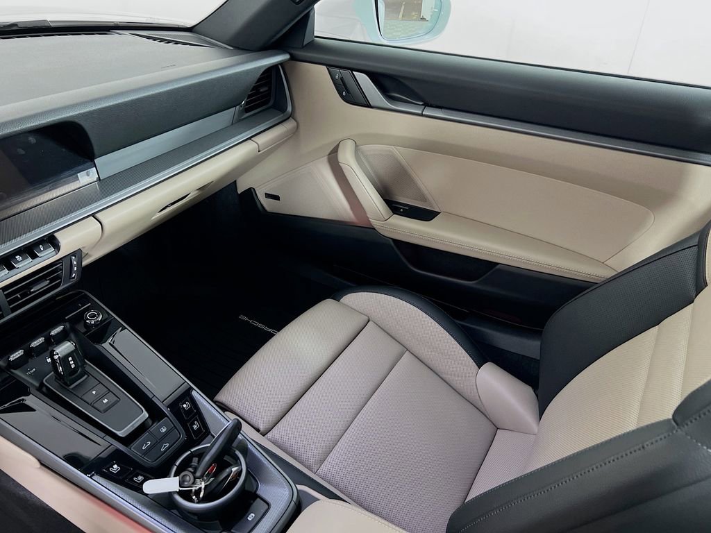 Certified 2025 Porsche 911 Carrera image 26