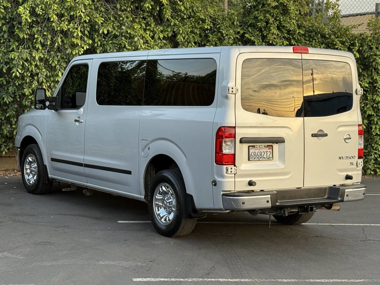 Used 2018 Nissan NV 3500 SL RWD image 5