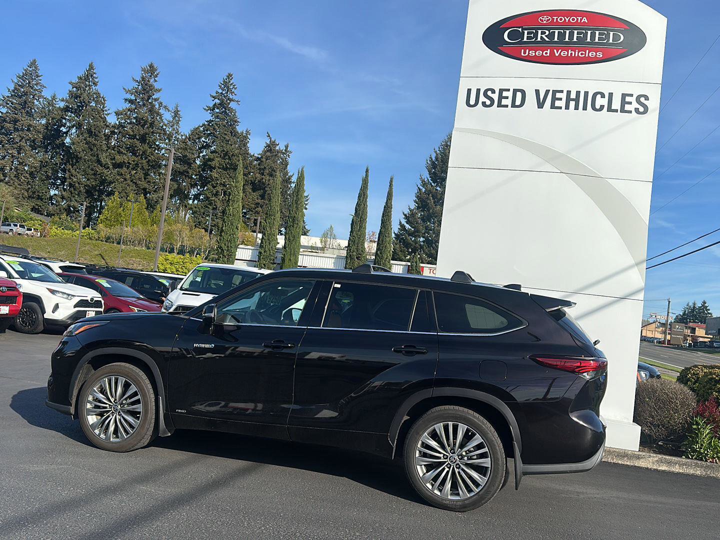 Used 2020 Toyota Highlander Platinum AWD/4WD image 2