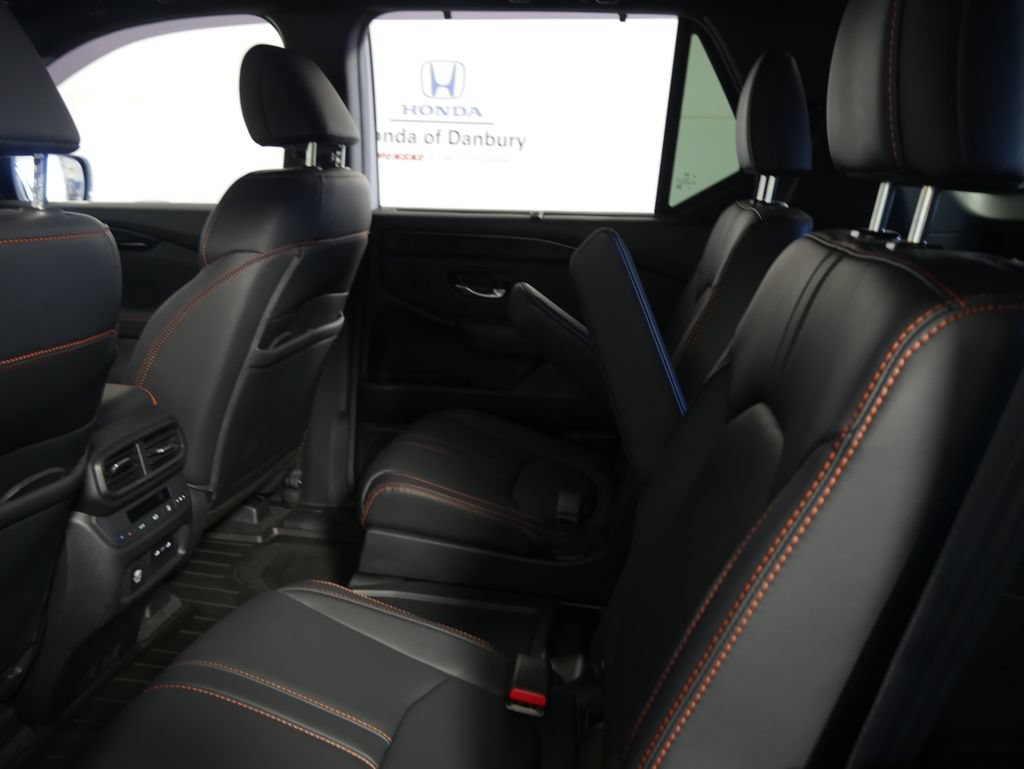 Certified 2025 Honda Pilot TrailSport image 12