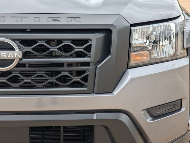 Used 2022 Nissan Frontier S RWD image 9