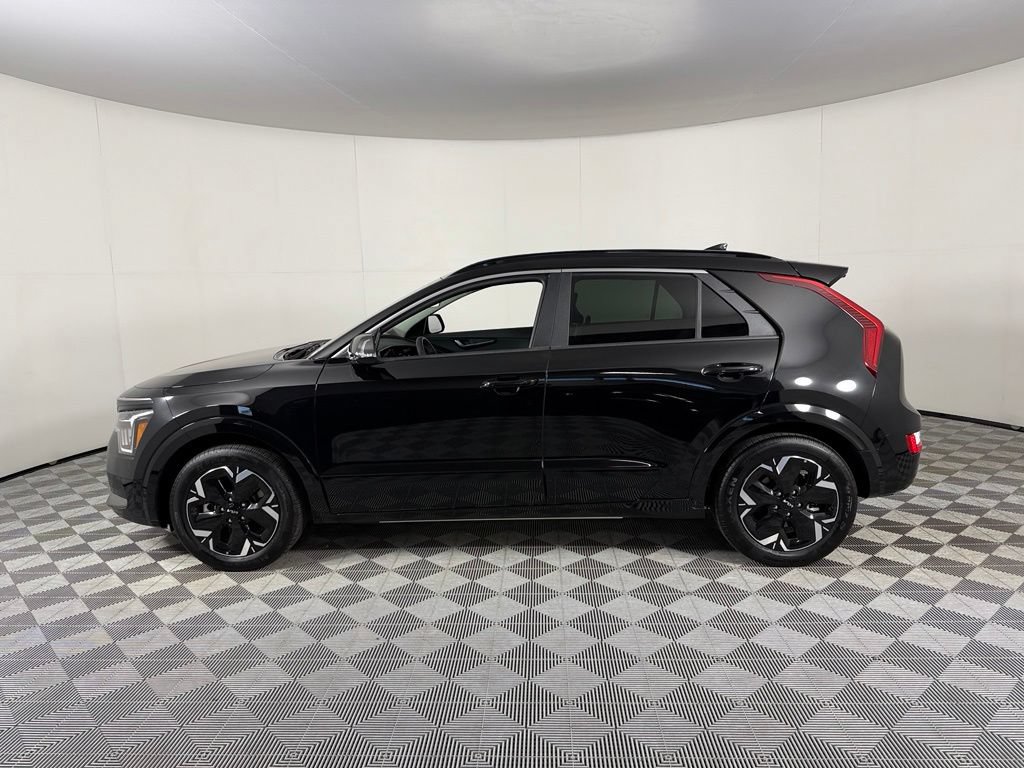 Used 2025 Kia Niro Wind FWD image 11