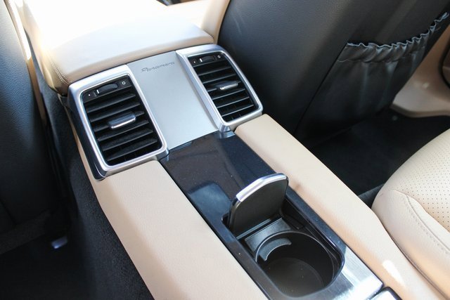 Used 2015 Porsche Panamera 4 image 32