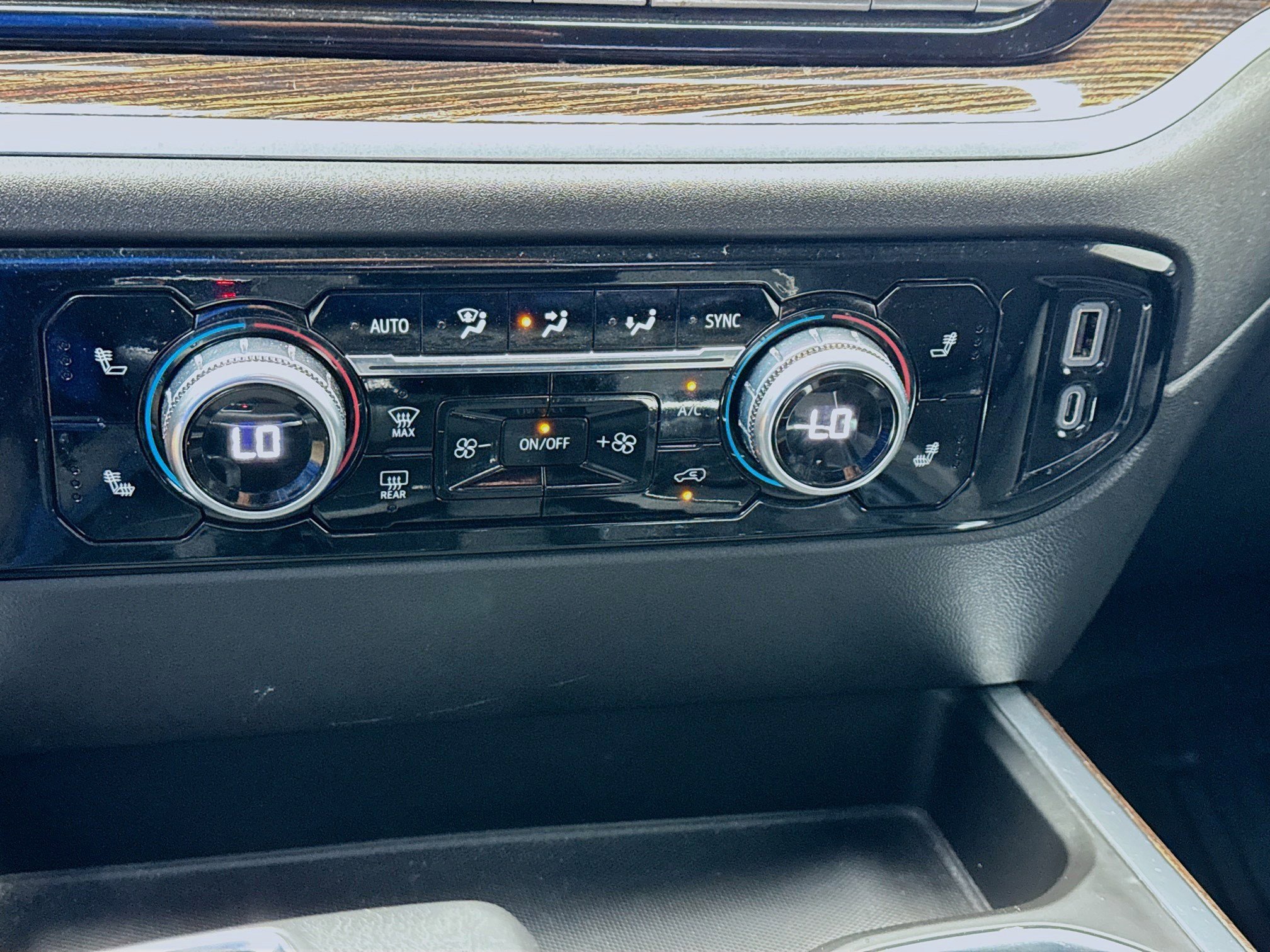 Used 2022 GMC Sierra 1500 Elevation image 12