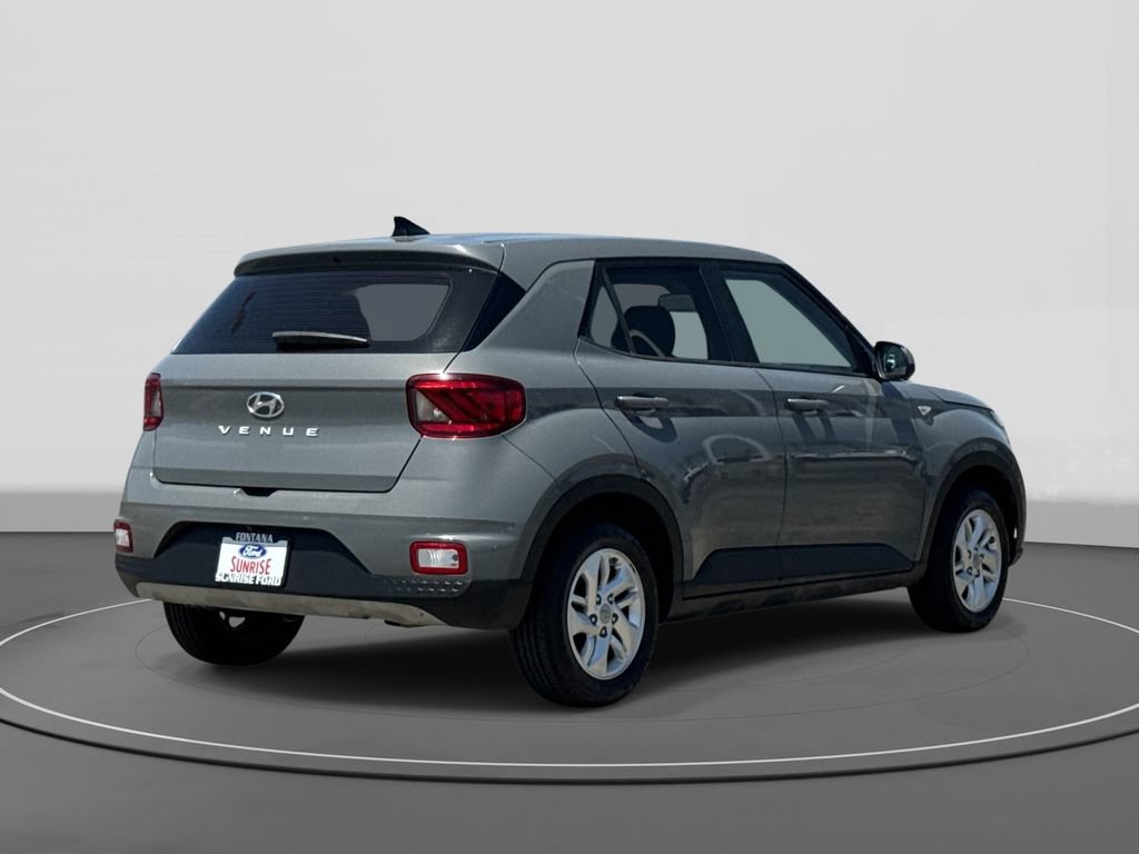 Used 2021 Hyundai Venue SE FWD image 5