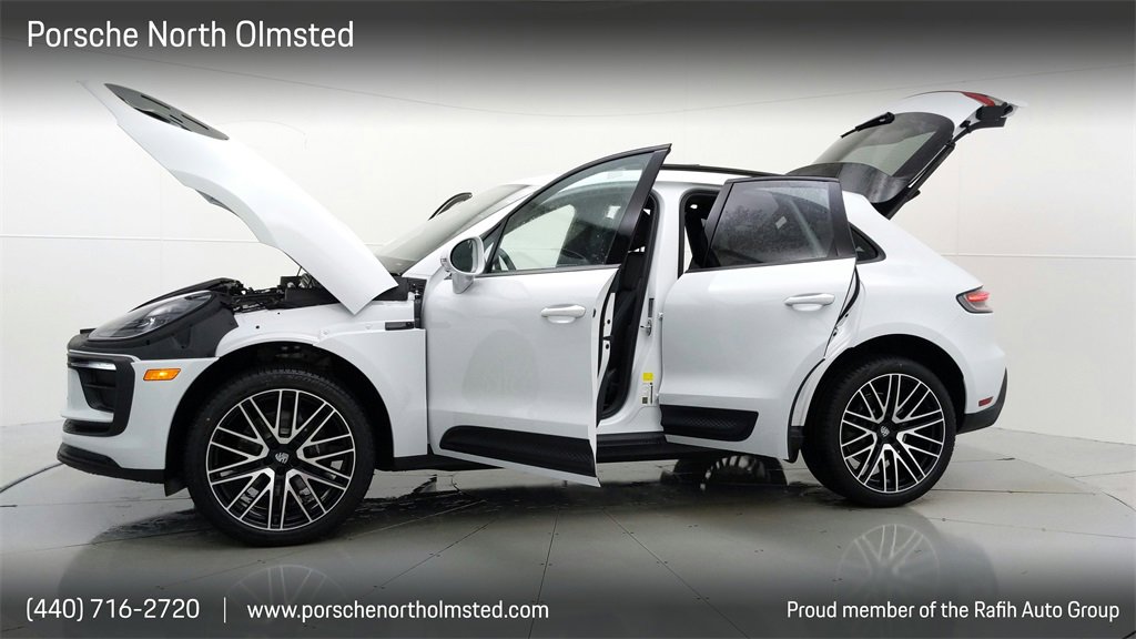 Used 2022 Porsche Macan image 13