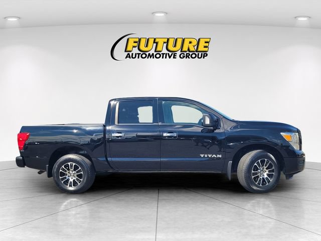 Used 2021 Nissan Titan SV w/ SV Convenience Package AWD/4WD image 3