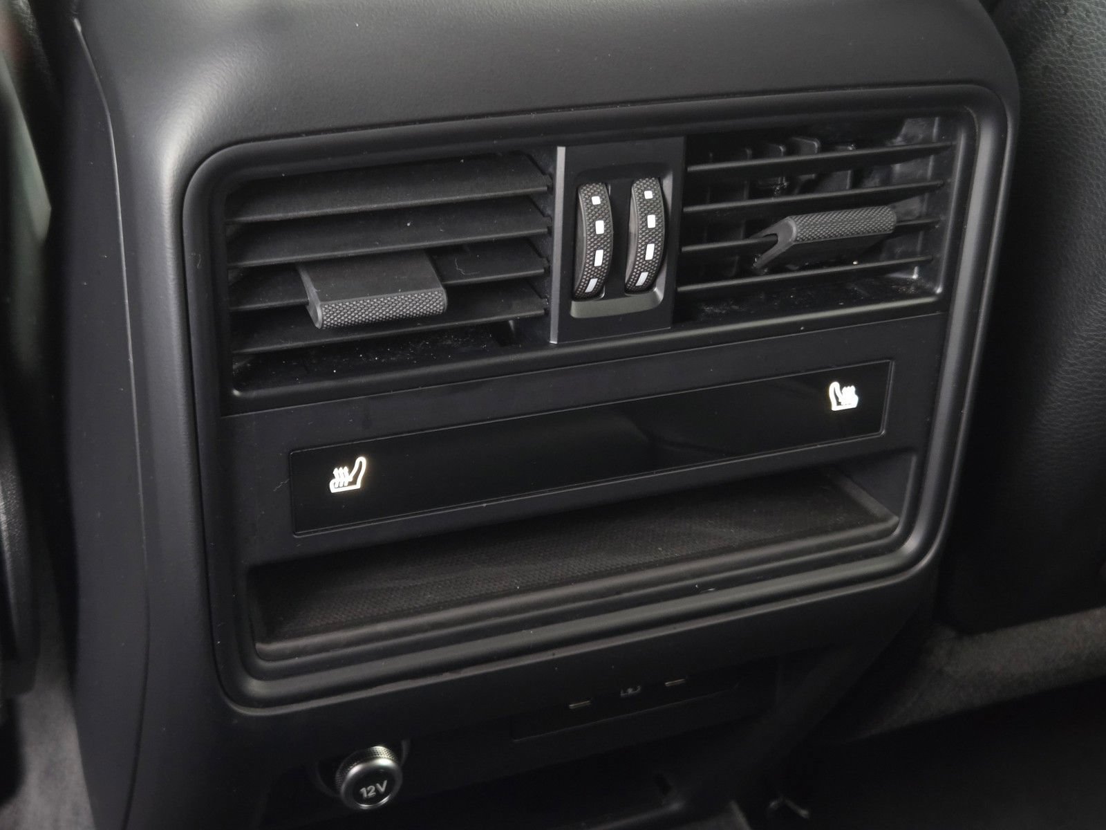 Used 2024 Porsche Cayenne AWD/4WD image 13