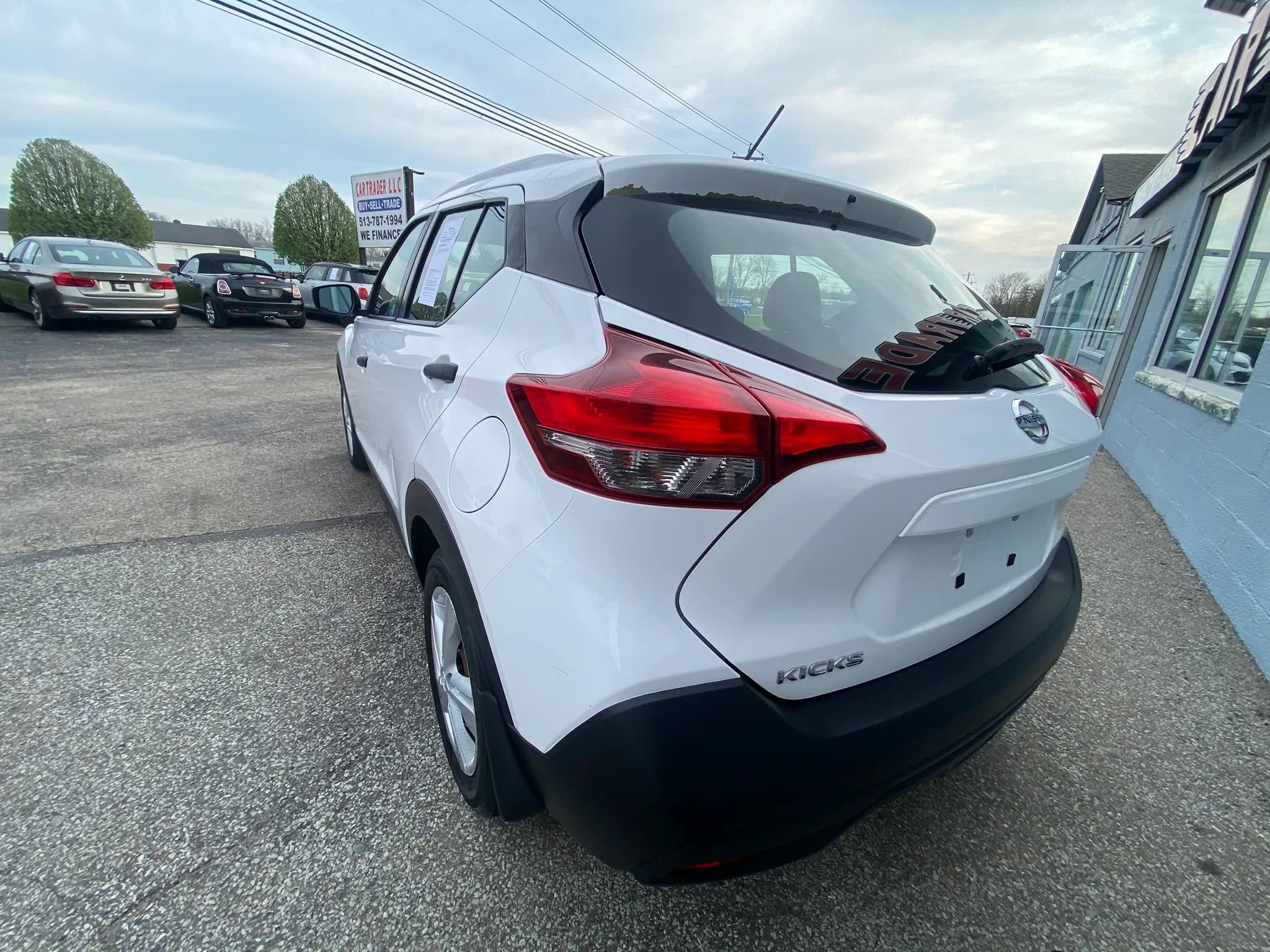Used 2018 Nissan Kicks S image 7
