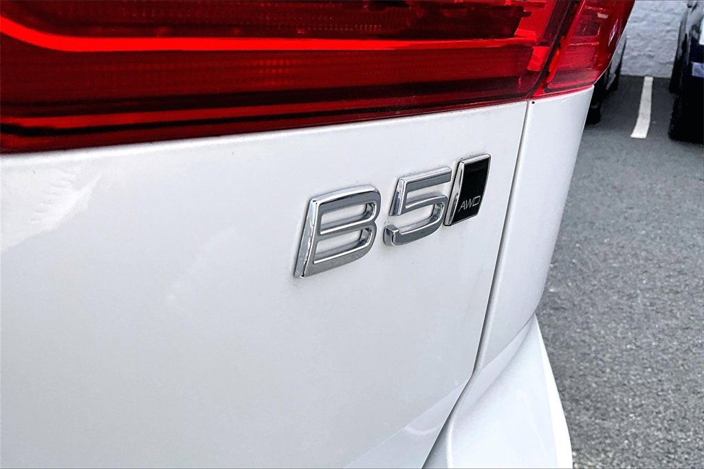 Certified 2023 Volvo XC60 B5 Core image 23