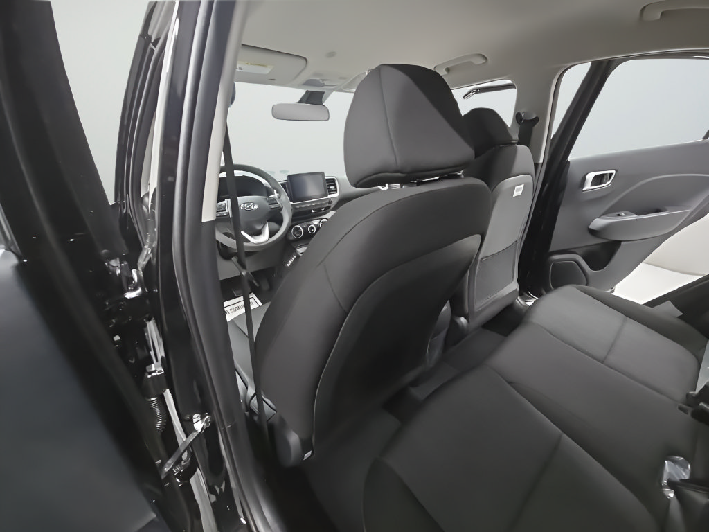 New 2026 Hyundai Venue SE FWD image 16