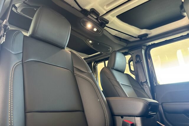 New 2027 Jeep Wrangler Unlimited Sahara AWD/4WD image 14