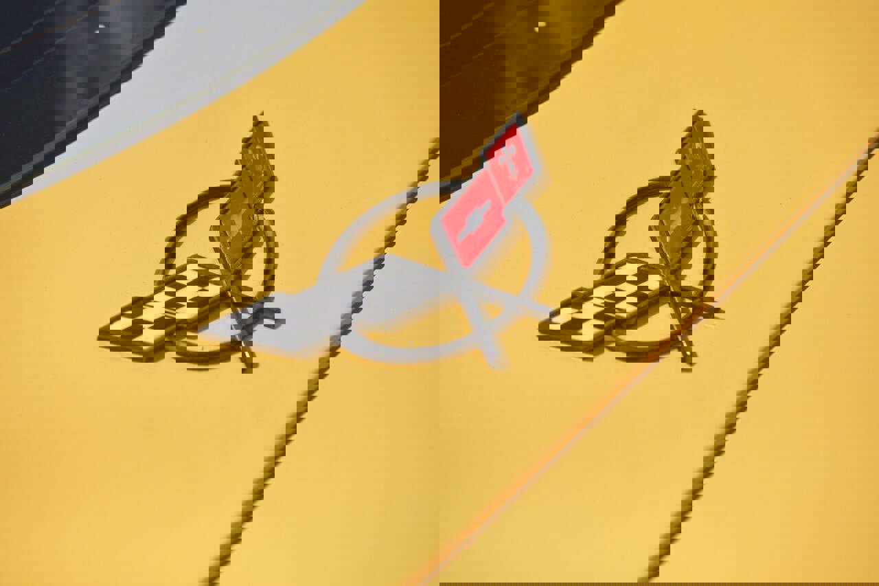 Used 2003 Chevrolet Corvette Coupe w/ Preferred Equipment Group image 11